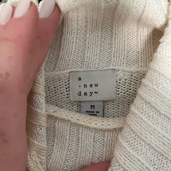 Cream A New Day Turtleneck Sweater Size M - Picture 6 of 12
